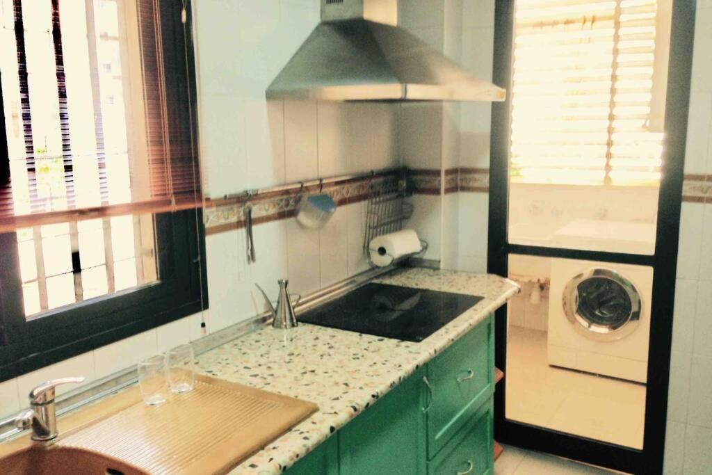 Confortable-Tranquilo Apartamento Junto Al Centro Málaga Eksteriør billede